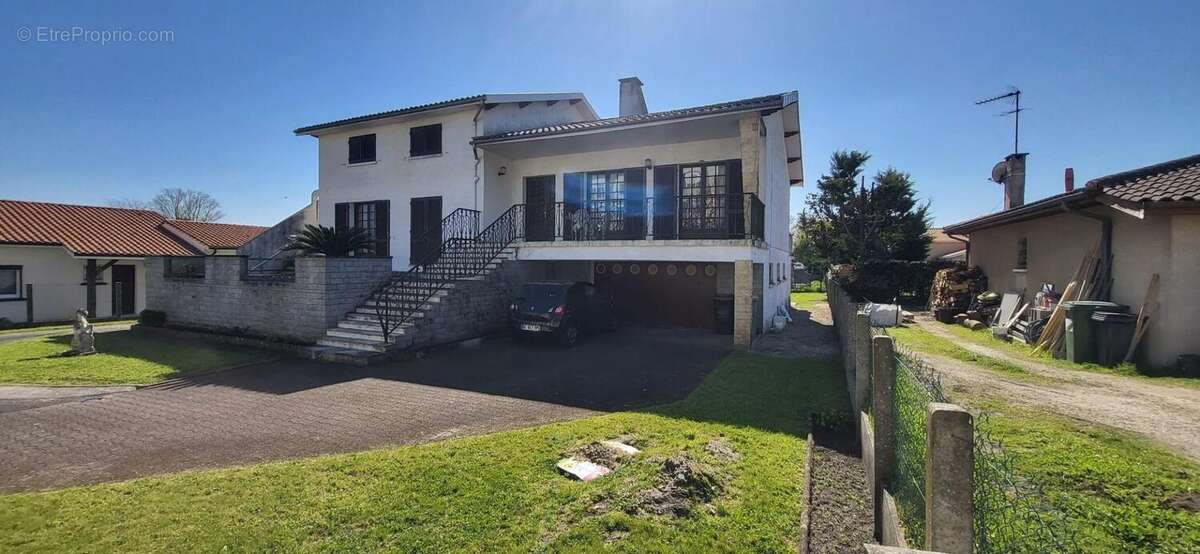 Photo 2 - Maison à BLANQUEFORT