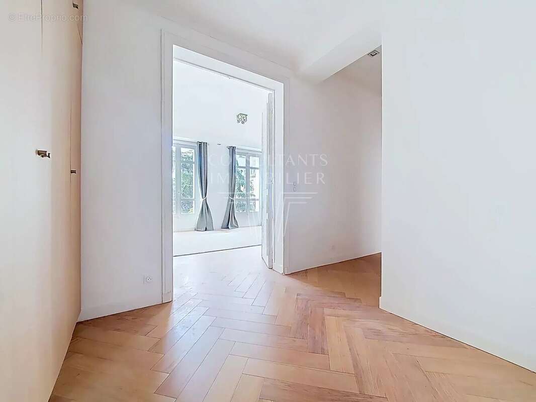 Exclusivité. rue de chaillot - photo 10
