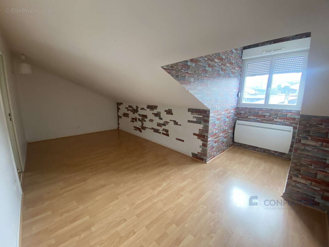 Appartement à NEUVILLE-SUR-SAONE