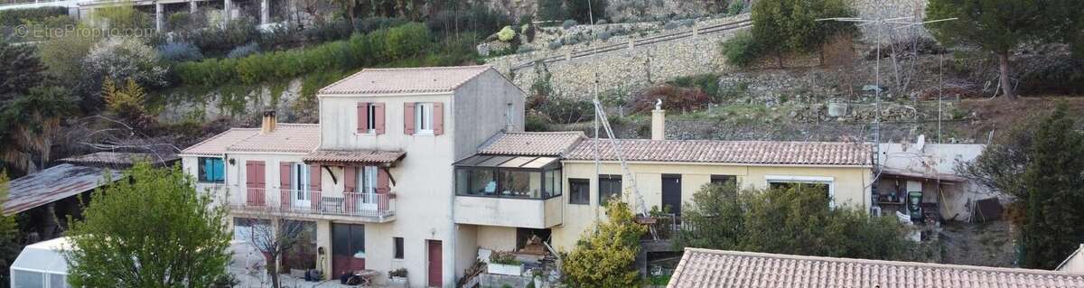 Maison à EZE