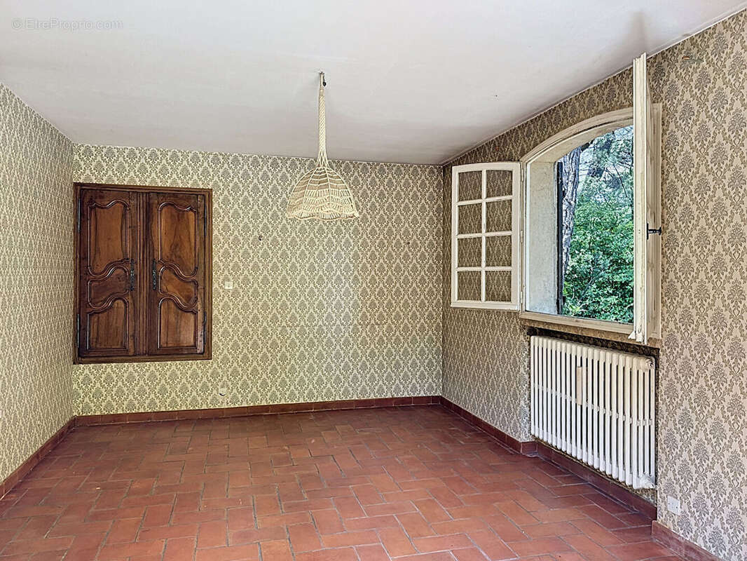 Maison Aix En Provence 7 pièce(s) 165 m2 sur une parcelle de 2500 m2 - photo 9