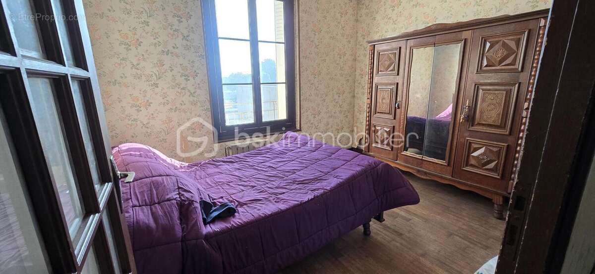 Maison ancienne avec grand local - photo 8