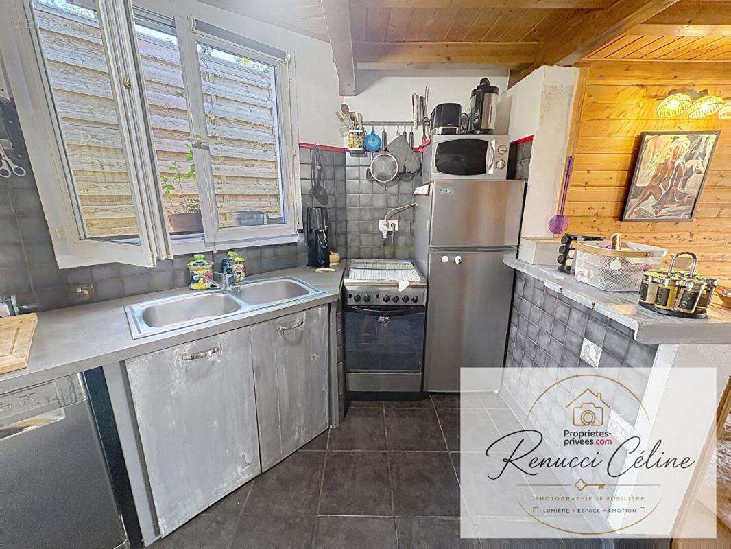 Maison de 123 m² (T3+T2) à Alata - photo 17