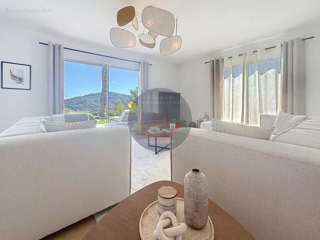 Maison à LES ADRETS-DE-L&#039;ESTEREL