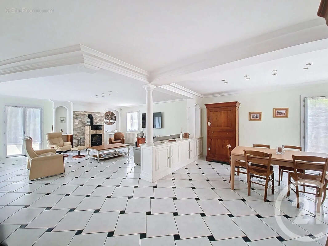 Maison à SAINT-ROMAIN-EN-GAL