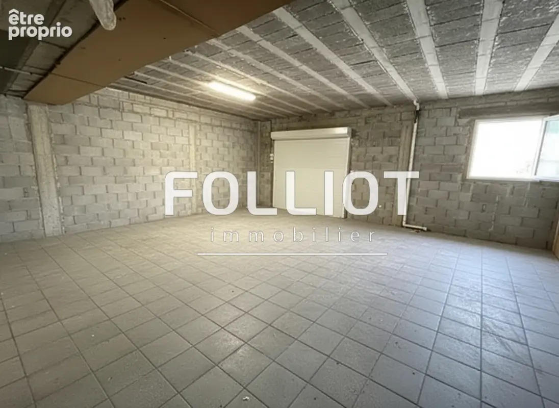 A VENDRE Local commercial de 1890 m² - photo 10