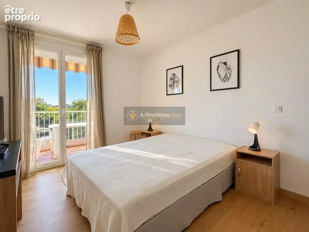 2 pieces en dernier etage frejus base nature - photo 9