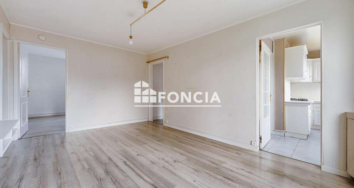 Appartement à LE PLESSIS-ROBINSON