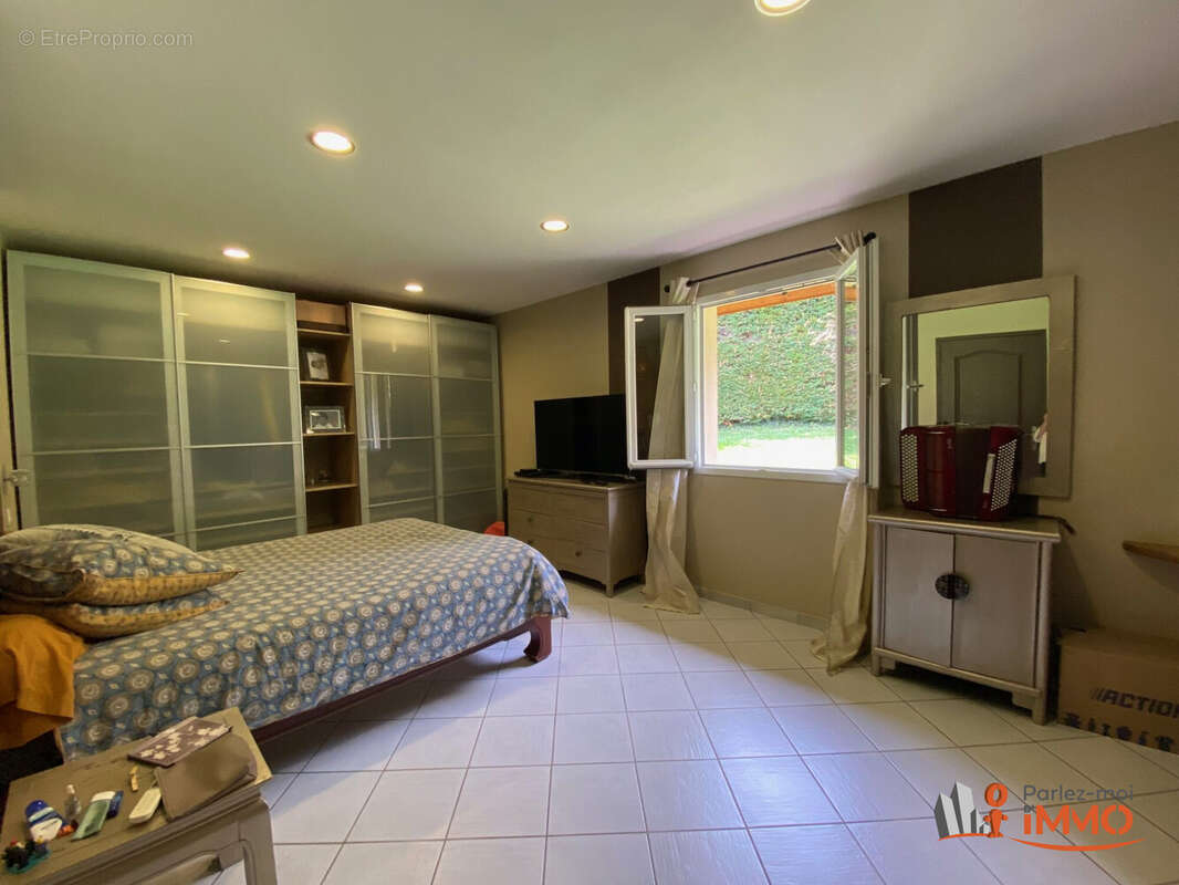 Maison à SAINT-GENIX-SUR-GUIERS