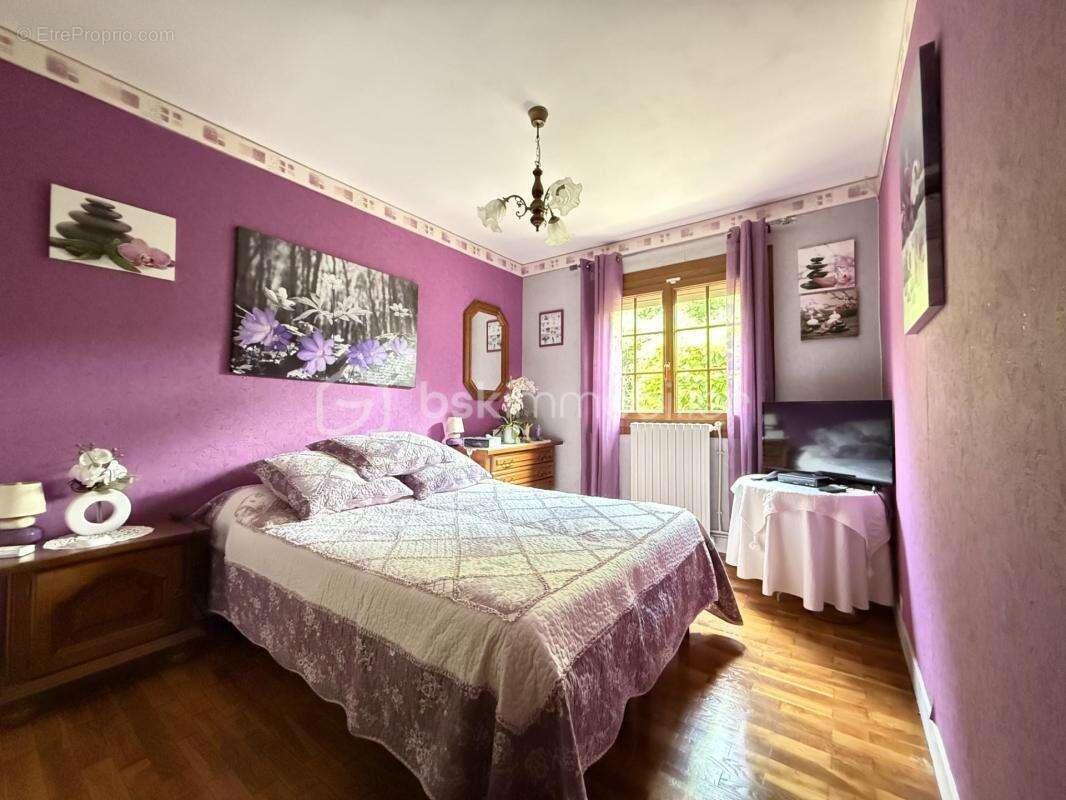 Maison individuelle de plain pied - garage et jardin proche commerces et chu - photo 7