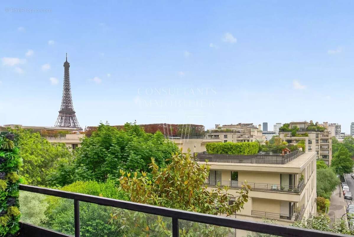 Appartement à PARIS-16E