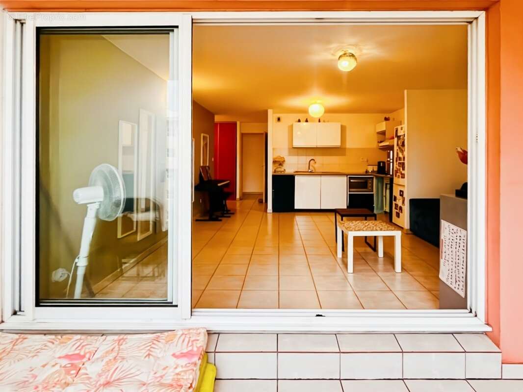  à vendre – t3 traversant avec double varangue – sainte-clotilde  - photo 4