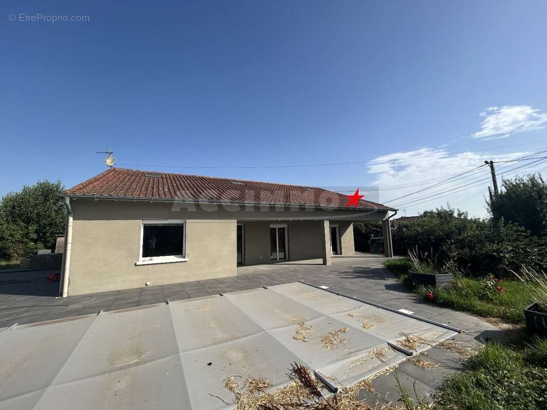 Maison à DREMIL-LAFAGE