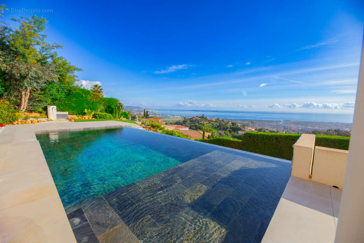 Maison à MANDELIEU-LA-NAPOULE