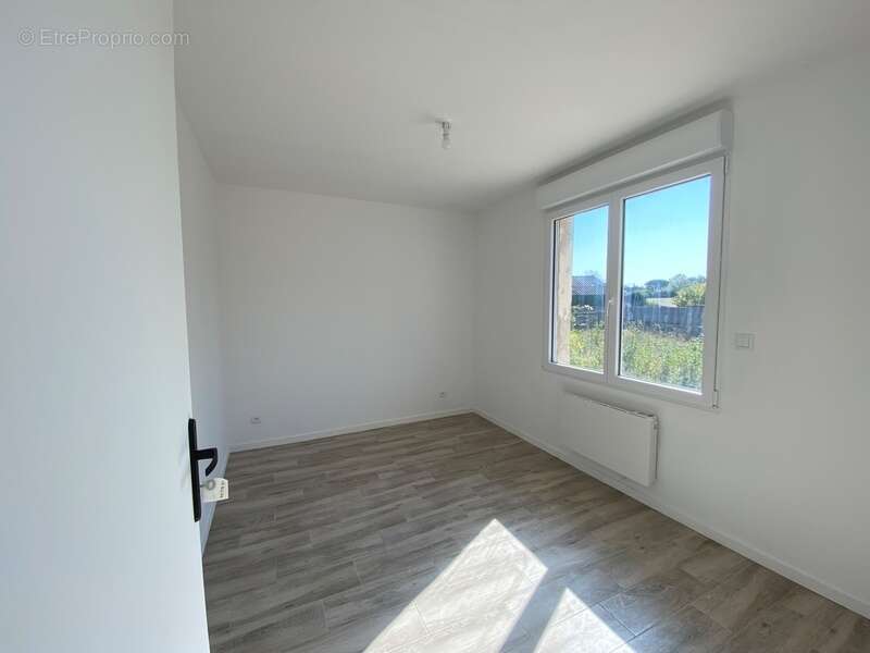 THOUARS  Maison de plain pied rénovée avec possibilité de dépendance de 35m2 - photo 8