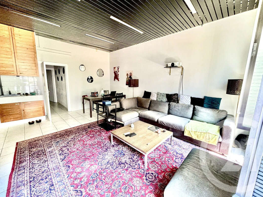 Autre à MARSEILLE-7E