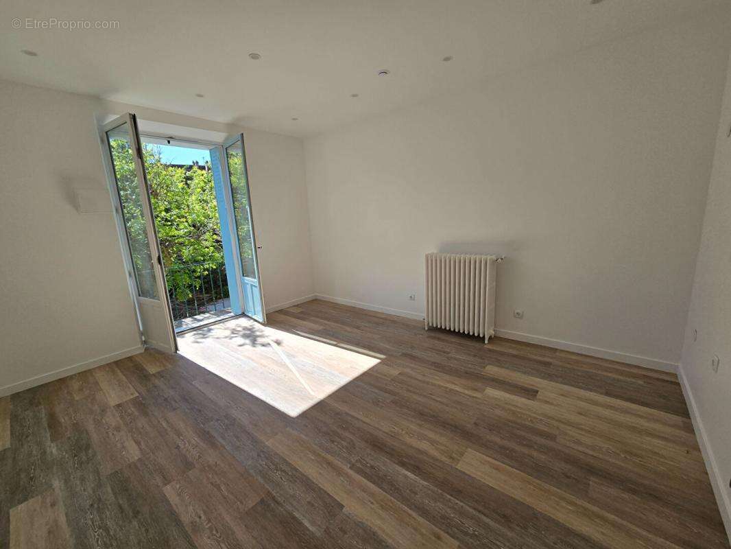 Maison Corbeil Essonnes 11 pièce(s) 190 m2 - photo 5