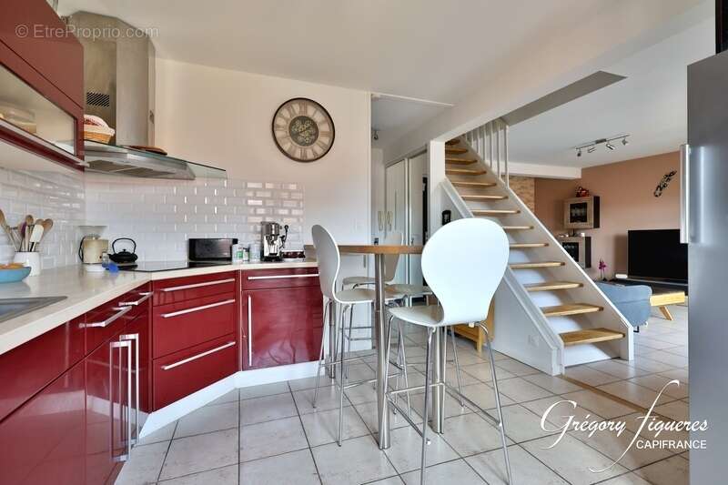 À vendre – Beau duplex 3 pièces de 78,19 m² au dernier étage, avec balcon, garage et place de parking privative - photo 5