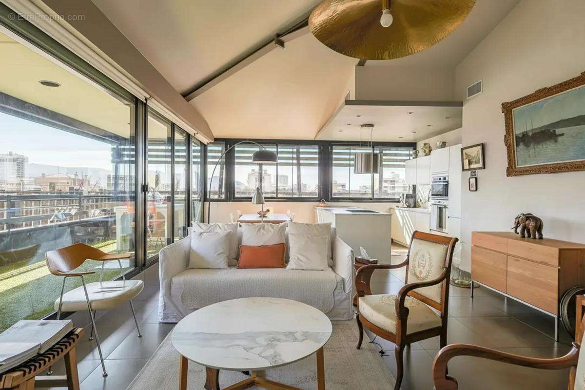 Appartement à MARSEILLE-9E