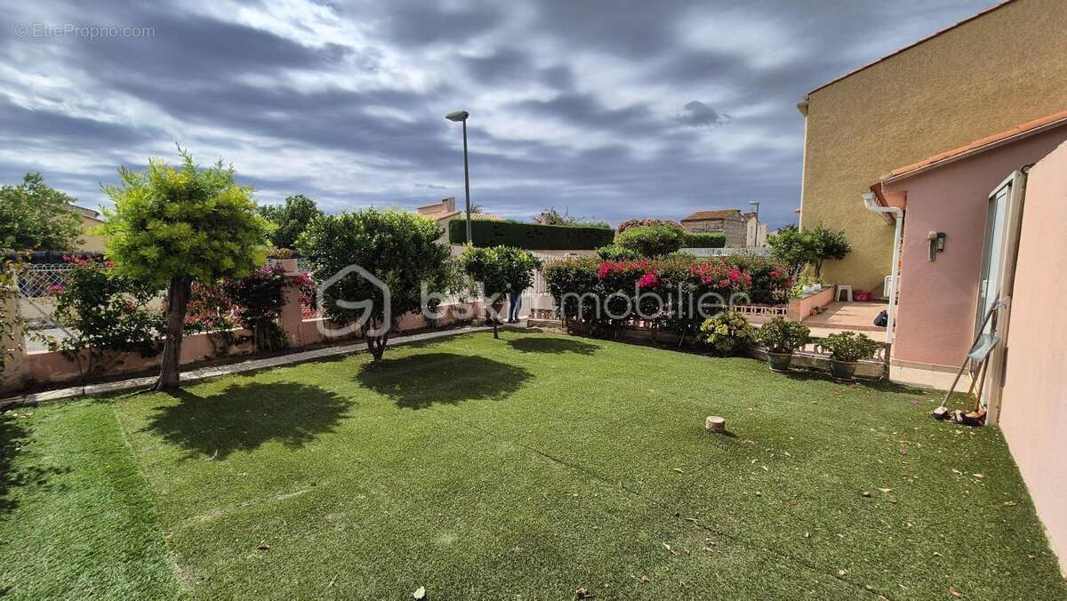 A vendre maison trois faces de 111m² sur terrain de 400m² dont 200m² constructible a saint laurent de la salanque - trois chambr - photo 24