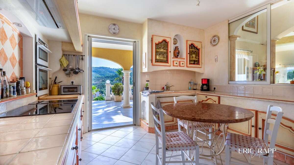 Photo 6 - Maison à ROQUEBRUNE-SUR-ARGENS