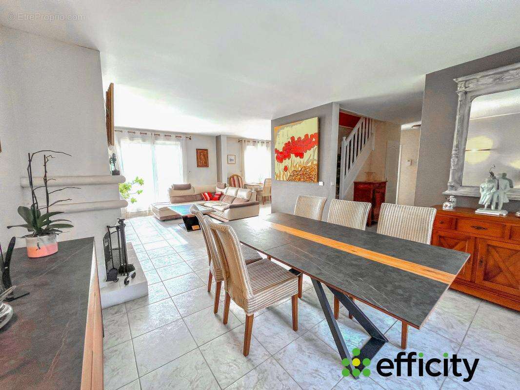 Maison 144 m² à Epone  - photo 2