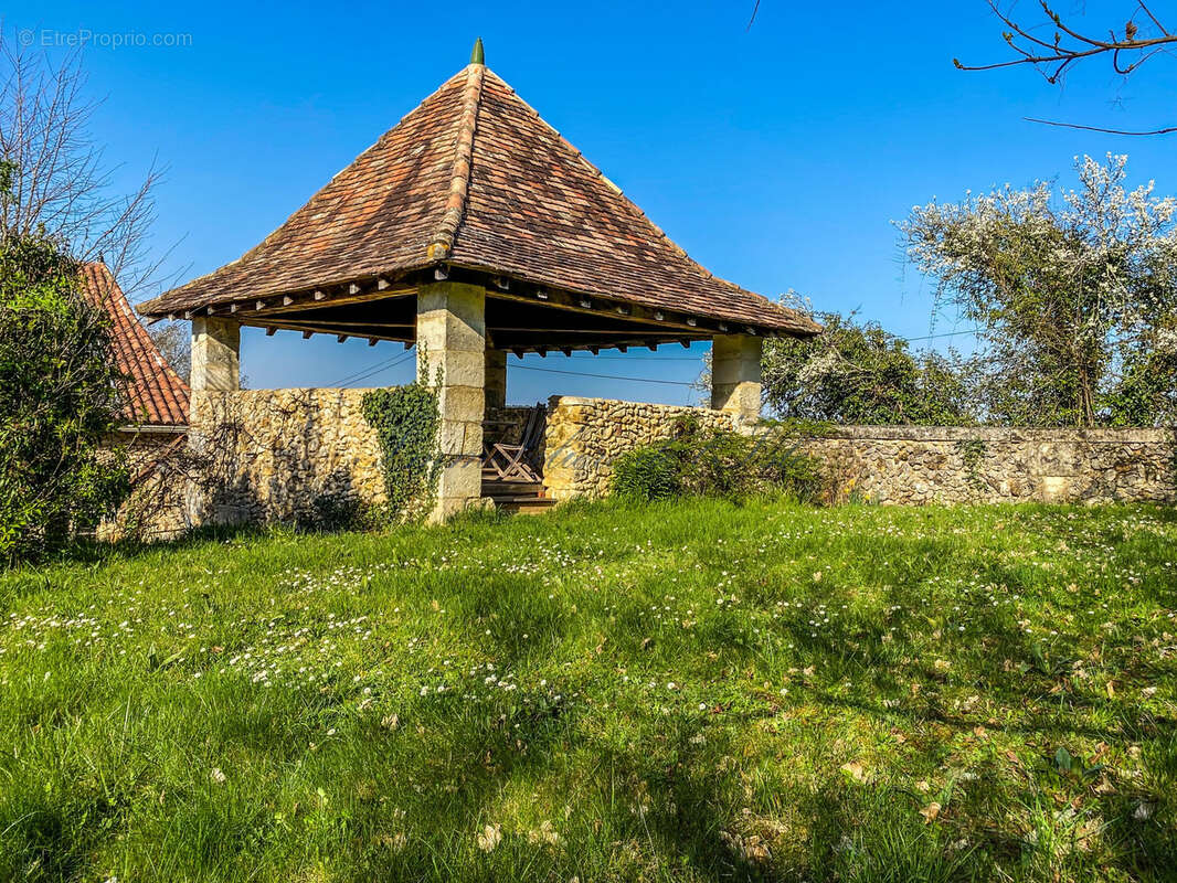 Maison à NEUVIC