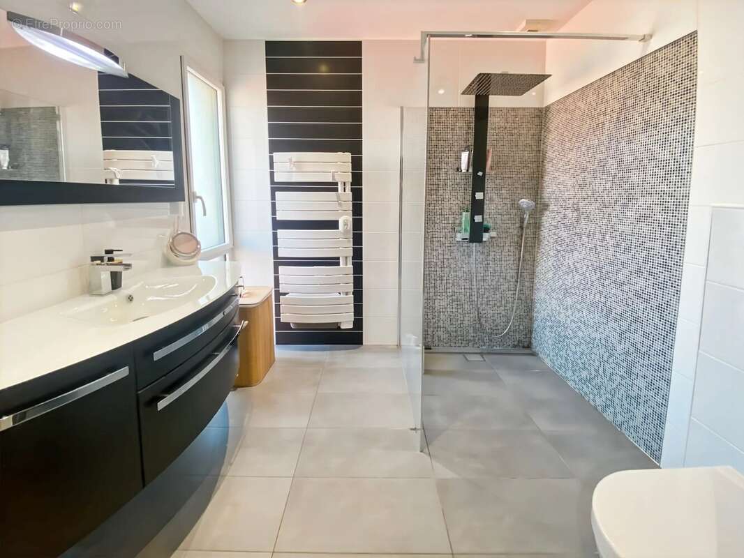 Maison à CASTELGINEST