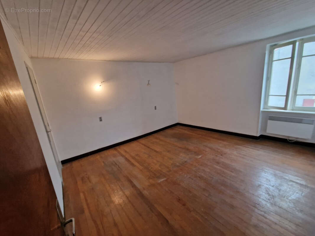 Maison à VILLARDONNEL