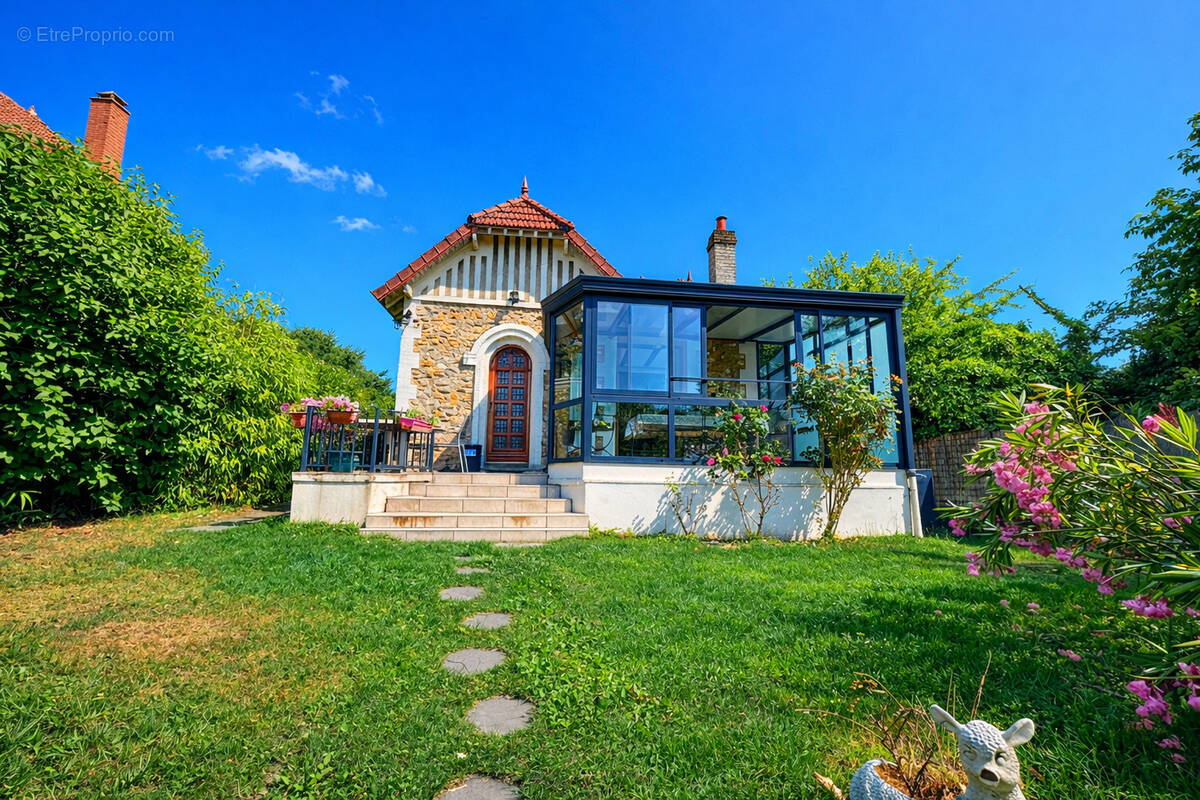 Maison à MONTSOULT