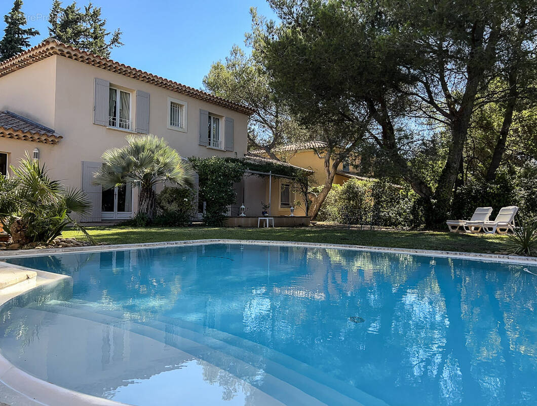 Maison à VILLENEUVE-LES-AVIGNON