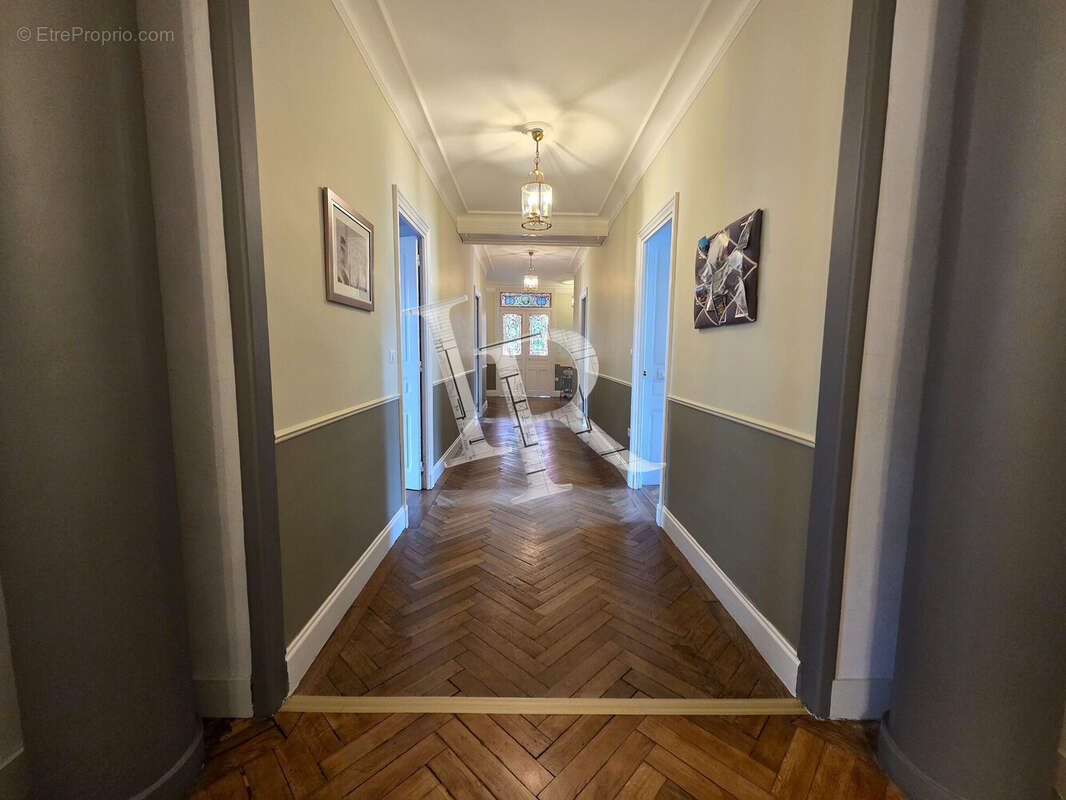 Appartement 357 m² à Le Puy-En-Velay  - photo 4