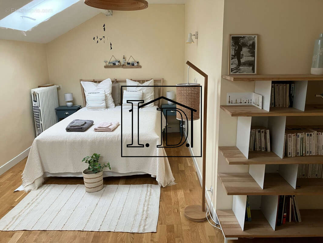CHAMBRE Etage