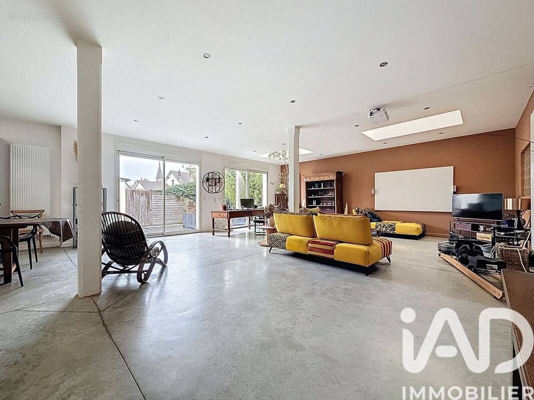 Photo 1 - Commerce à DIJON