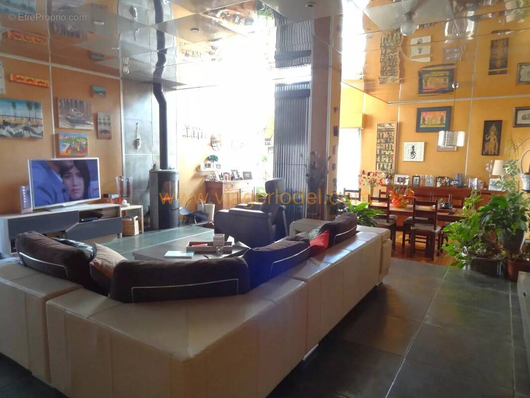 Maison à SAUX-ET-POMAREDE