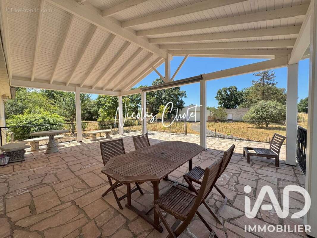 Maison 167 m² à Saint-Lambert-La-Potherie  - photo 3