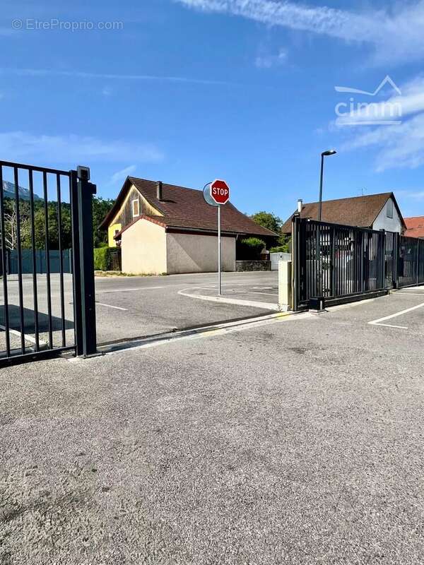 Parking à SAINT-PIERRE-EN-FAUCIGNY