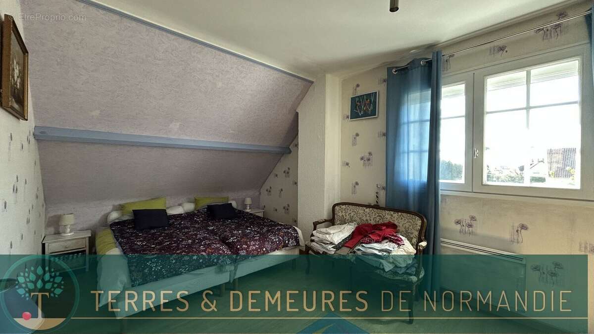 Maison à GREGES