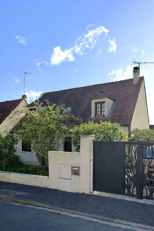 Maison à FREPILLON