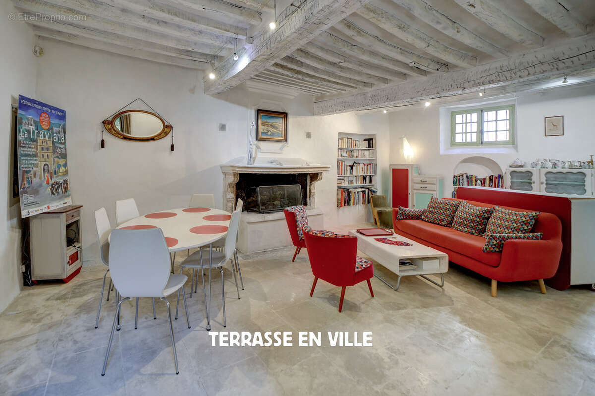 Maison à OPPEDE