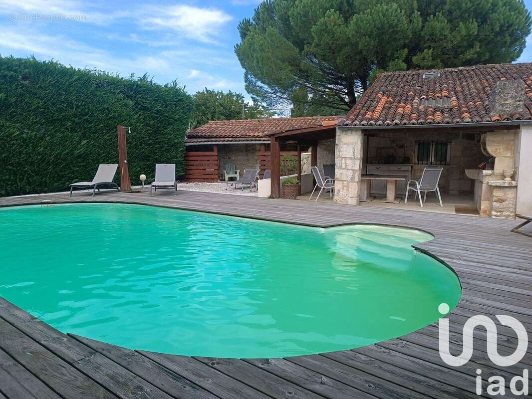 Photo 3 - Maison à CORME-ROYAL