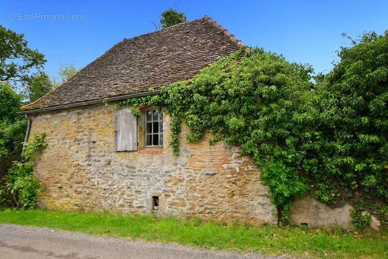 Maison à COUCHES
