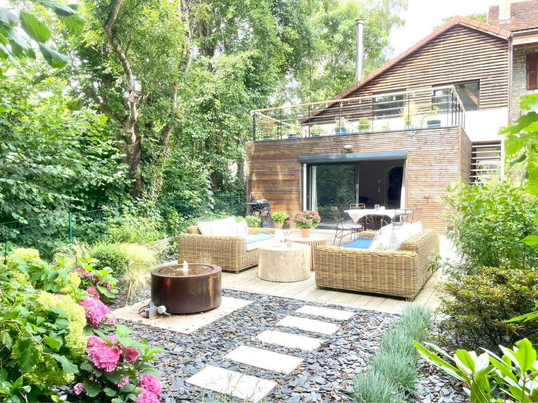 Maison à PREVESSIN-MOENS