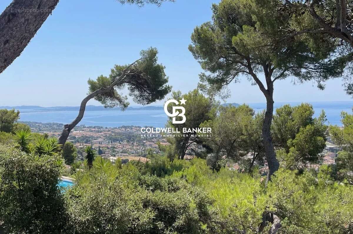 Maison à CARQUEIRANNE