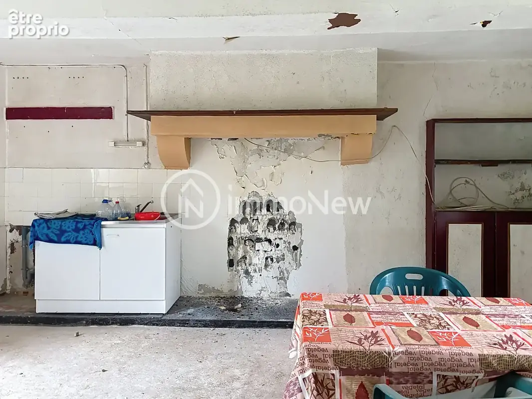 Maison a renover 100 m2 sur terrain 3300 m2 au fond d un chemin - photo 4
