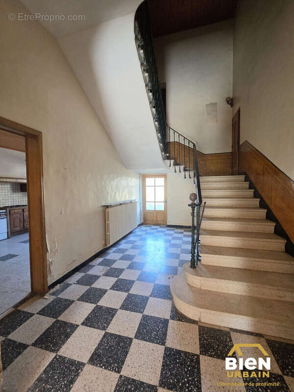 Maison 6 pièces 250 m² à vendre à Milhaud (30540) - photo 7