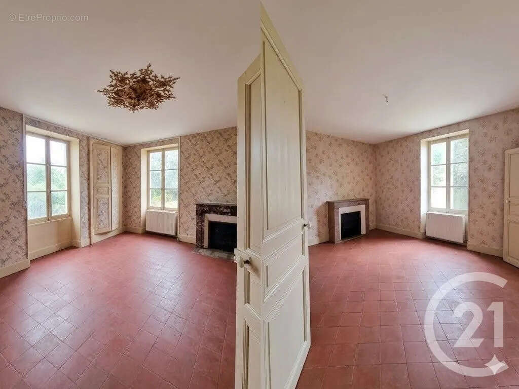 Maison à CORVOL-D'EMBERNARD