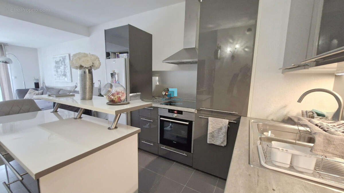 Appartement à PUGET-SUR-ARGENS