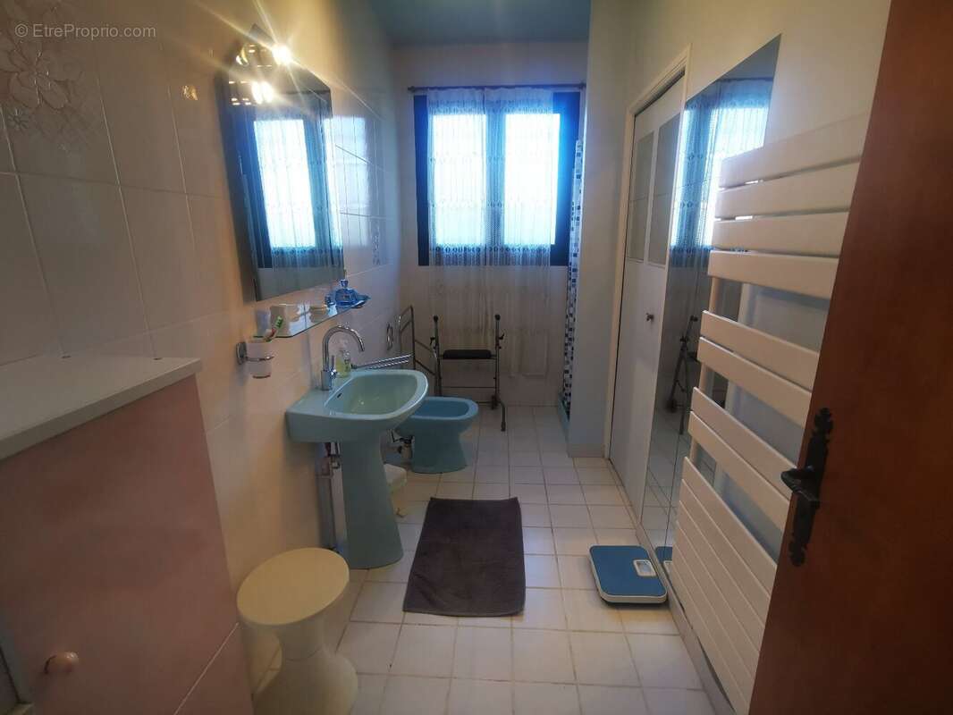 BELLE VILLA P.PIED T.5 sur terrain 1136 m2 - photo 11