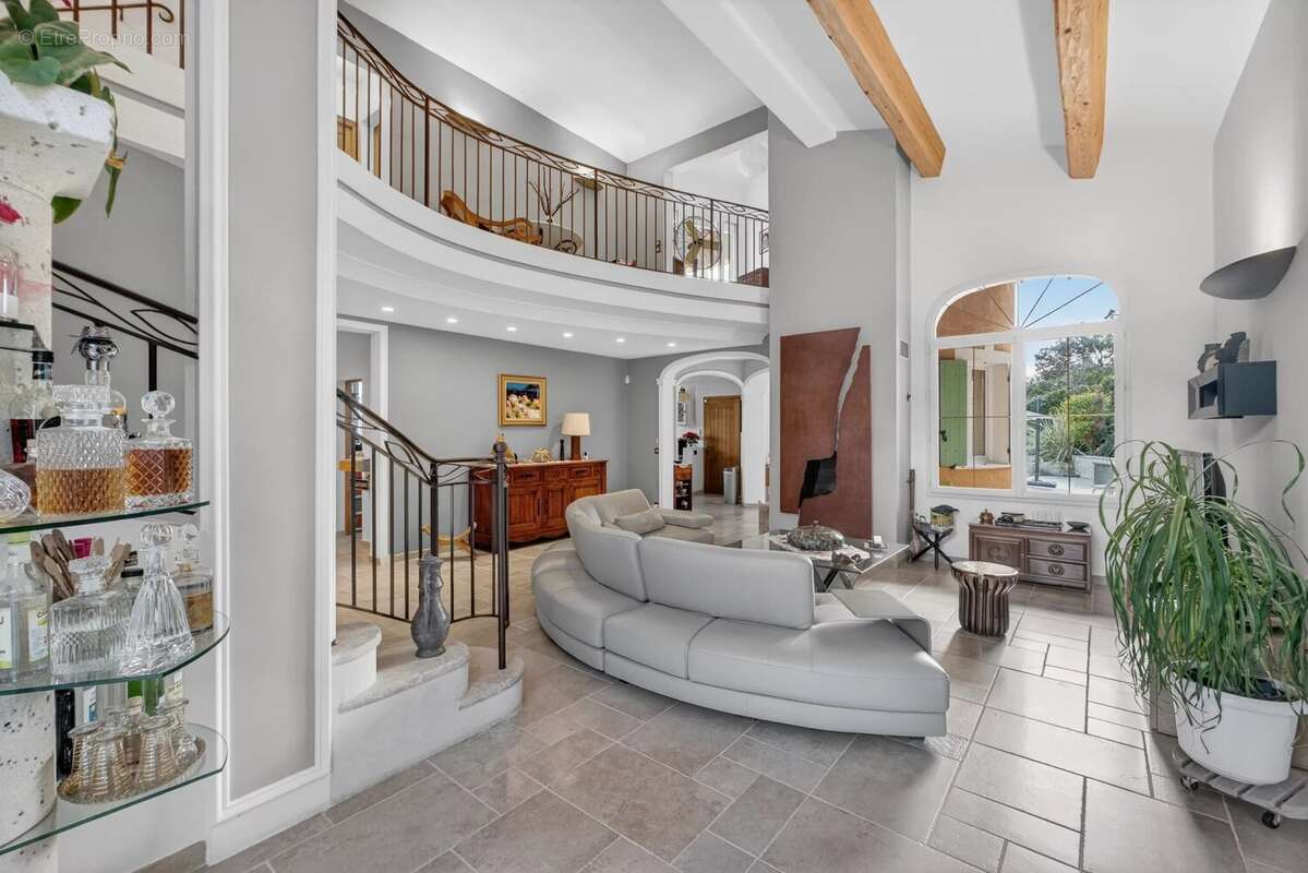 Maison à MONTAUROUX